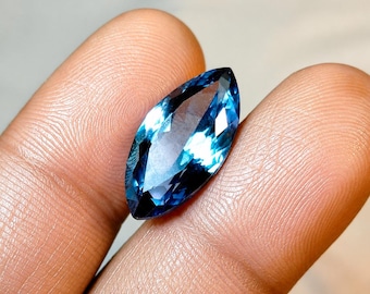 Gema alejandrita: talla marquesa, cambio de color, piedra suelta