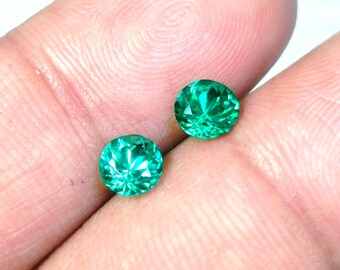 Pendientes de esmeralda de Zambia creados en laboratorio, de forma redonda y talla facetada, lote de 1 par. Joyería de piedra suelta, joyería personalizada.
