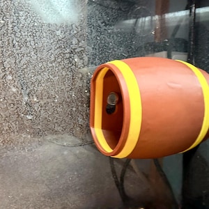 Barrel Hide | Reptile, Amphibian & Small Pet Decor Give your pet a cozy and stylish hideaway with this 3D printed barrel design!