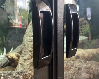 Stick-On Vivarium Handles – Reptile & Terrarium Glass Door Grips