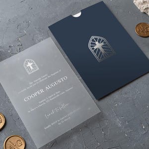 Ensemble d'invitations de baptême moderne - carte transparente minimaliste, RSVP QR, détails et enveloppe - faire-part de baptême imprimé personnalisé
