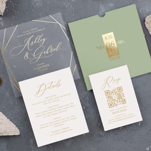 Ensemble minimaliste d'invitations de mariage - Acrylique givré avec feuille d'or, pochette vert sauge, RSVP personnalisées et cartes détaillées, design moderne et élégant