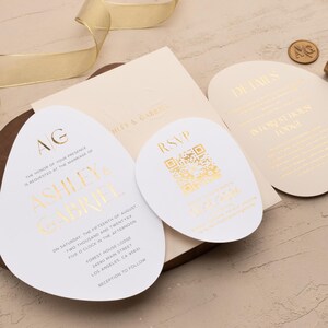 Ivory and Gold Wedding Invitation – Elegant Foil Wedding Invitations – Personalized Wedding Stationery with Embossed Initials on Envelope