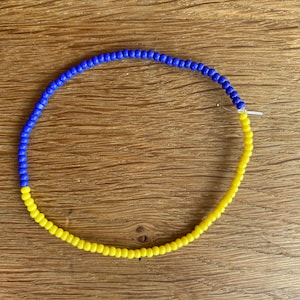 UCRAINA - un braccialetto personalizzato in ricordo delle tue origini o del tuo paese/i - Bracciale patriottico personalizzato con perline