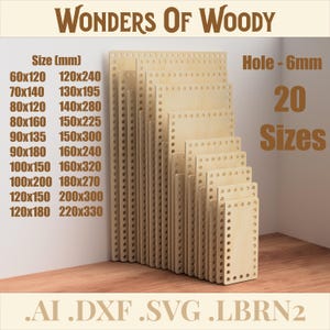 Puede incluir: Un conjunto de 20 piezas base de madera para manualidades, con agujeros espaciados en los bordes. El texto "Wonders of Woody" y detalles de tamaño están presentes. Agujero de 6 mm. Medidas en milímetros.