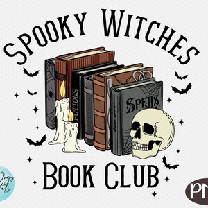 Puede incluir: Gr&aacute;fico de Spooky Witches Book Club con una pila de libros, velas y una calavera. Los libros tienen t&iacute;tulos como "Spells" y "Potions".