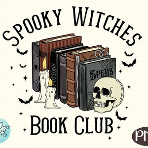 Puede incluir: Gr&aacute;fico de Spooky Witches Book Club con una pila de libros, velas y una calavera. Los libros tienen t&iacute;tulos como "Hechizos" y "Pociones".