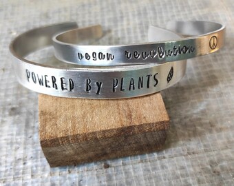 PERSONALIZAR | Brazalete de aluminio grabado a mano