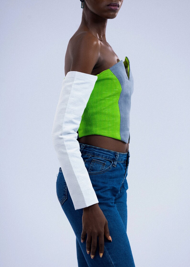 Asymmetrical Color Blocked Off-shoulder Crop top image 3