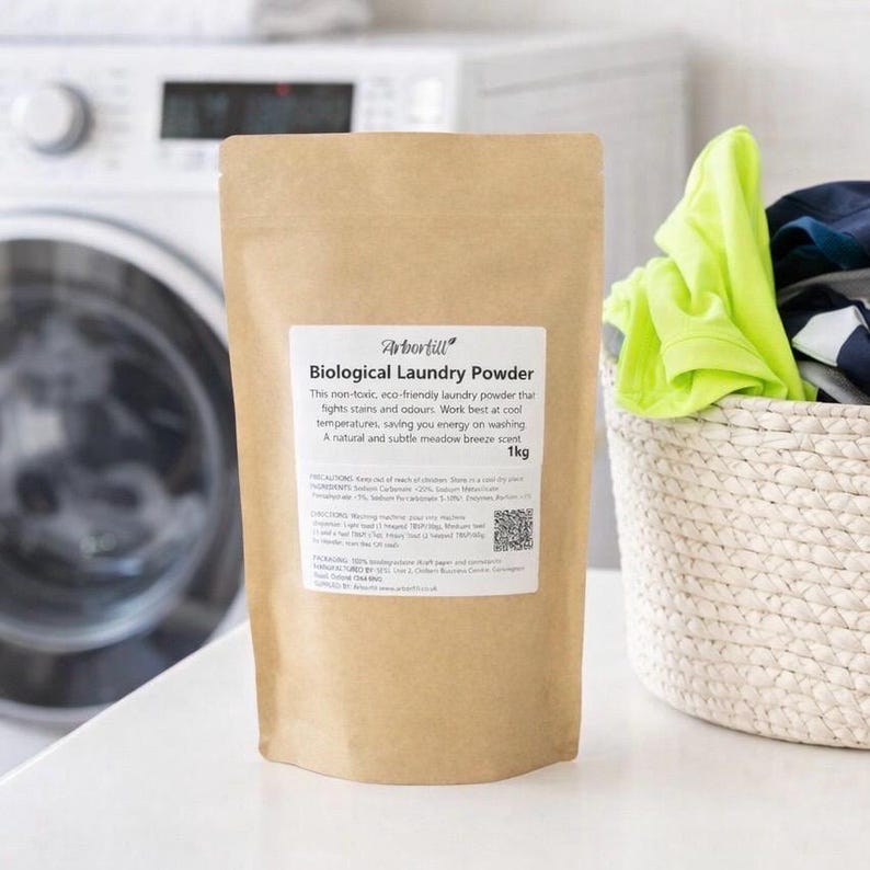 Biological Laundry Powder 1kg | Naturally Scented Laundry Detergent | Vegan Eco Friendly Washing Powder | Plastic Free Pouch image 1
