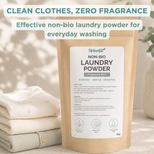 K&ouml;nnte beinhalten: Ein 1kg brauner Papierbeutel mit Arborfill Non-Bio Waschpulver. Das Etikett zeigt: CLEAN CLOTHES, ZERO FRAGRANCE, Effective non-bio laundry powder for everyday washing, NON-BIO LAUNDRY POWDER, Fragrance free, EVERYDAY, GENTLE, EFFECTIVE, und 1Kg.