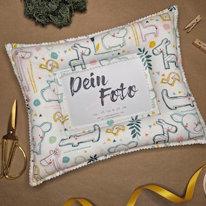 Mjuk fotoram - Hippo Land - Tavelram 10 x 15 cm färgglatt bomullstyg vadderat barnpresent väggdekoration barnrum djur