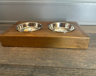 Mini Futterstation für Hunde – Für sehr kleine Hunde und Katzen.