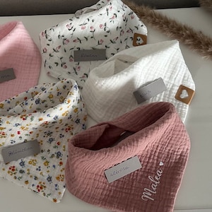 Musselin  Halstuch Sabbertuch personalisiert mit Namen  / Babygeschenk / Geschenk zur Geburt von 0-2 Jahre