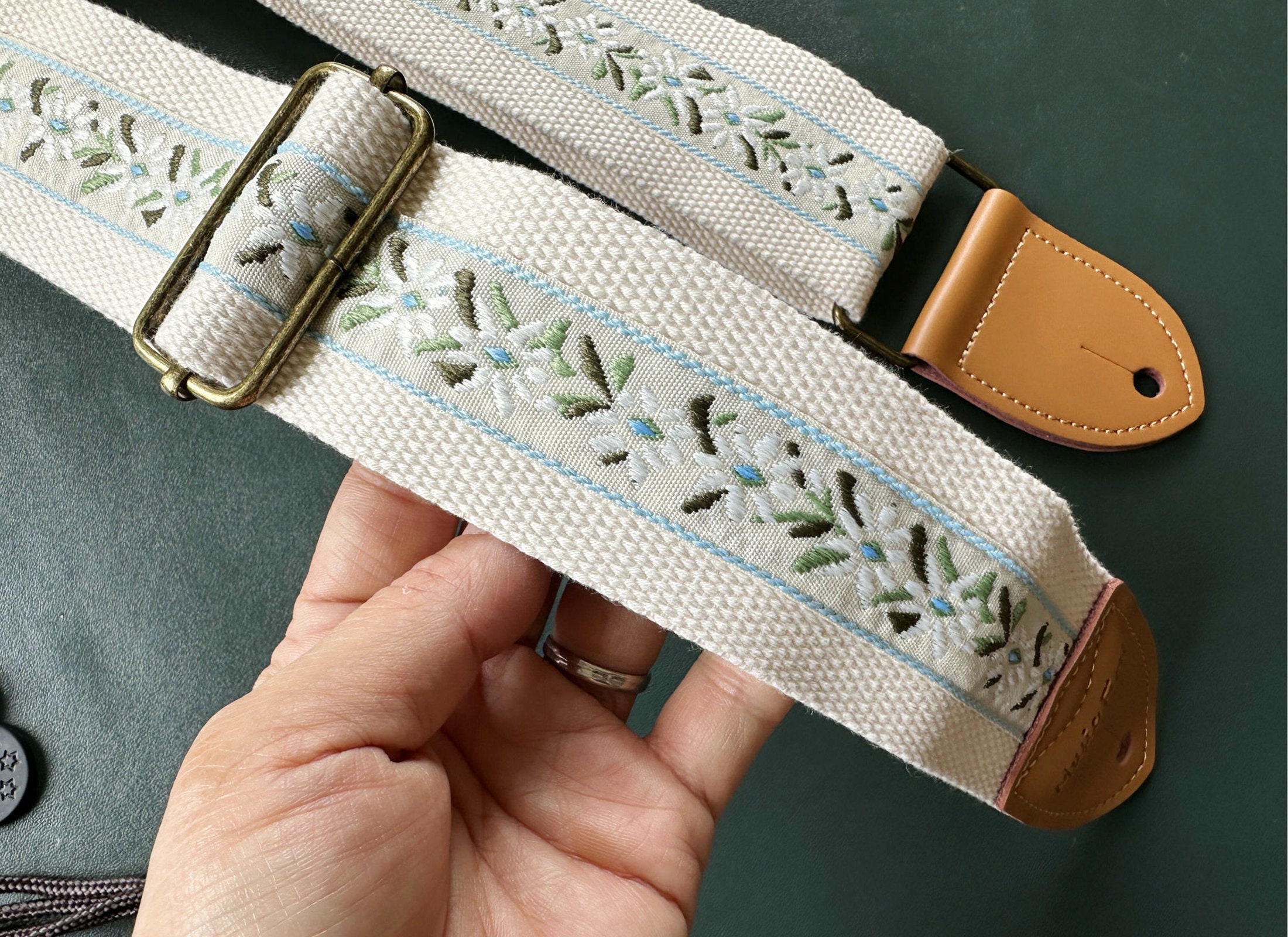 Floral Guitar Strap, Elegant Guitar Strap, Embroidered Guitar Strap, Adjustable Shoulder Strap, Guitar Accessories, Guitarist Gift