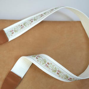 Handcrafted Embroidered Camera Strap, Floral Camera Neck Strap, DSLR Camera Strap, Camera Accessories, Gift for Photographer, Birthday Gift image 3