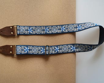 Personalized Vintage Guitar Strap, Embroidered Guitar Strap, Strap for Guitar and Bass, Top Grain Genuine Leather Tips, Guitar Accessories