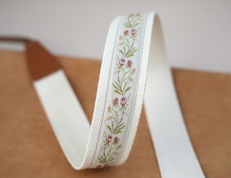 Handcrafted Embroidered Camera Strap, Floral Camera Neck Strap, DSLR Camera Strap, Camera Accessories, Gift for Photographer, Birthday Gift image 4