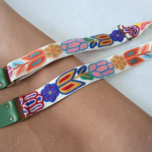 Embroidered Floral Guitar Strap, Unique Guitar Strap with Green Leather Tips, Durable Guitar Strap, Handmade Strap, Gift for Guitar Player