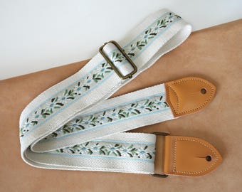 Floral Guitar Strap, Elegant Guitar Strap, Embroidered Guitar Strap, Adjustable Shoulder Strap, Guitar Accessories, Guitarist Gift