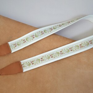 Handcrafted Embroidered Camera Strap, Floral Camera Neck Strap, DSLR Camera Strap, Camera Accessories, Gift for Photographer, Birthday Gift image 6