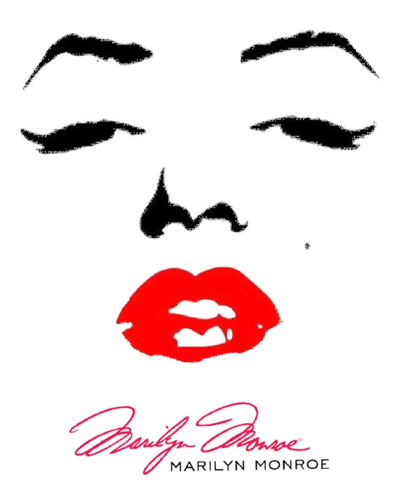 Marilyn Monroe Red Bandana  Graphic tee outfits, Marilyn monroe