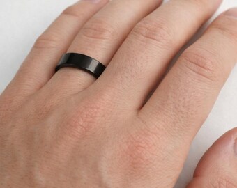 Minimalist Stainless Steel Ring | Black or Silver Comfort Fit