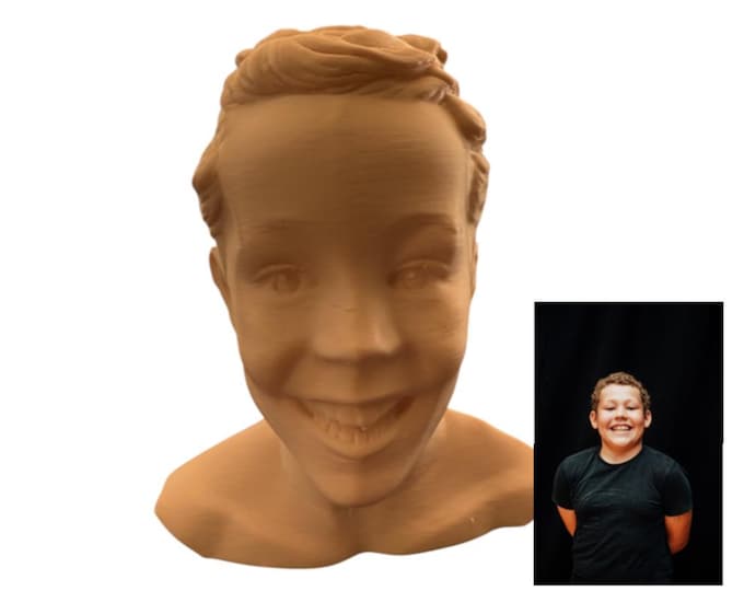 3D bust of yourself, a friend, family member or a celebrity, created from a photo. Great gift/stocking filler. ***Free mini me key chain***
