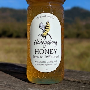 Raw Honey, Pure Raw Unfiltered Honey, Blackberry Honey, Local Oregon Honey, Pacific Northwest Honey, 12 oz, Glass Honeycomb Jar, Honey Gift