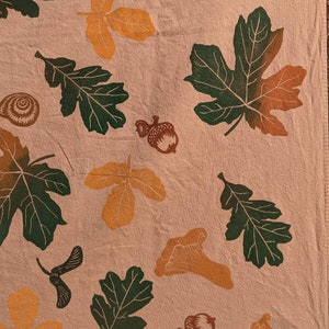 Herbst Waldboden Bandana, handbedruckt, handgefärbt, Block bedrucktes Baumwollbandana, Eiche, Ahorn, Gifteiche, Pfifferlinge, PNW einheimische Pflanzen