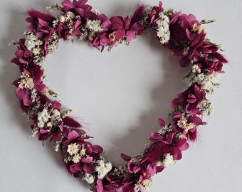 Dried flower heart in beige-white-berry, table decoration - gift idea - wedding gift - wall decoration - door wreath - wedding decoration