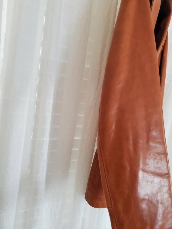 Vintage women's leather tan jacket/blazer - image 5