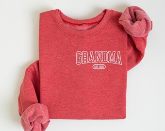 Grandma Est Year Sweatshirt, Personalize Grandma Gift, Christmas Gift Grandma, Mothers Day Sweatshirt, New Granny Gift, Nana Gigi Mimi Gram