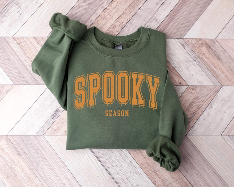 Spooky Season Sweatshirt, Retro Spooky Shirt, Spooky Halloween, Womens Halloween Shirt, Fall Vibes, Cozy Season Shirt, Cute Fall Shirt immagine 2