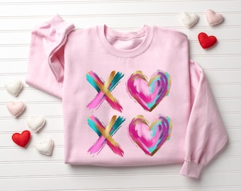 Retro Brushstroke XOXO Sweatshirt, Womens Valentines Heart Sweater, Love Valentines Shirt, Valentines Day Gift
