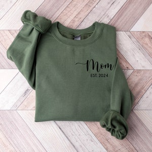 Personalize Mom Sweatshirt, Mother's Day Sweatshirt, Mother's Day Gift, Mommy Shirt, New Mom Gift, Gift for Mother, Gift for Grandma