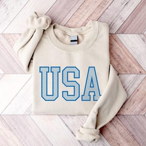 Graphic USA Flag Sweatshirt, USA America Crewneck, America Sweatshirt, 4th of July Sweatshirt, Patriotic Sweatshirt, Red White and Blue