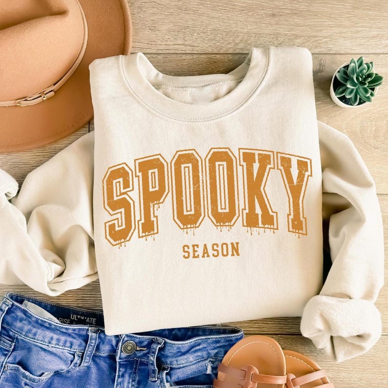 Spooky Season Sweatshirt, Retro Spooky Shirt, Spooky Halloween, Womens Halloween Shirt, Fall Vibes, Cozy Season Shirt, Cute Fall Shirt immagine 1