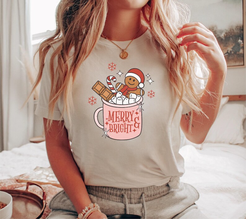 Funny Christmas Gingerbread Shirts, Christmas Coffee Latte Shirt, Christmas Cookies Shirt, Christmas Shirts for Women, Cute Christmas Shirt imagen 3