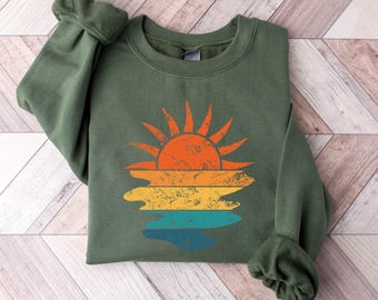 Retro Sunset Rays Wavy Sweatshirt, Sun Shirt, Womens Sunshine Shirt, Beachy Vibes Tee, Summer Time , Sunset Tshirt, Cute Gift, Sunny Shine