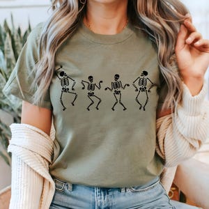Dancing Skeleton Sweatshirt, Skeleton Halloween Shirt, Womens Halloween Shirt, Halloween Party Shirt, Cute Halloween Gift, Fall Graphic Tee Bild 8