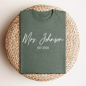 Custom Mrs Shirt, Last Name Shirt, Personalized Mrs Shirt , Bride To Be Shirt, Future Mrs Shirt, Engagement Gift, Wedding Shirt