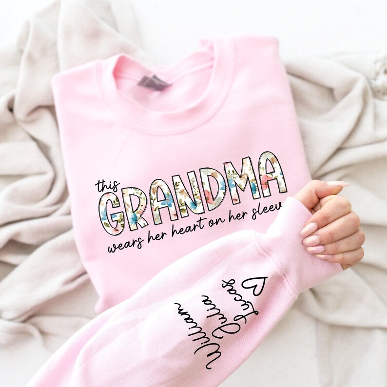 Personalize Grandma Sweatshirt with Grandkids Name on Sleeve, Mother Day Gift for Nana, Mothers Day Sweatshirt, Gift For Mimi Gigi Mommy Mom imagen 6