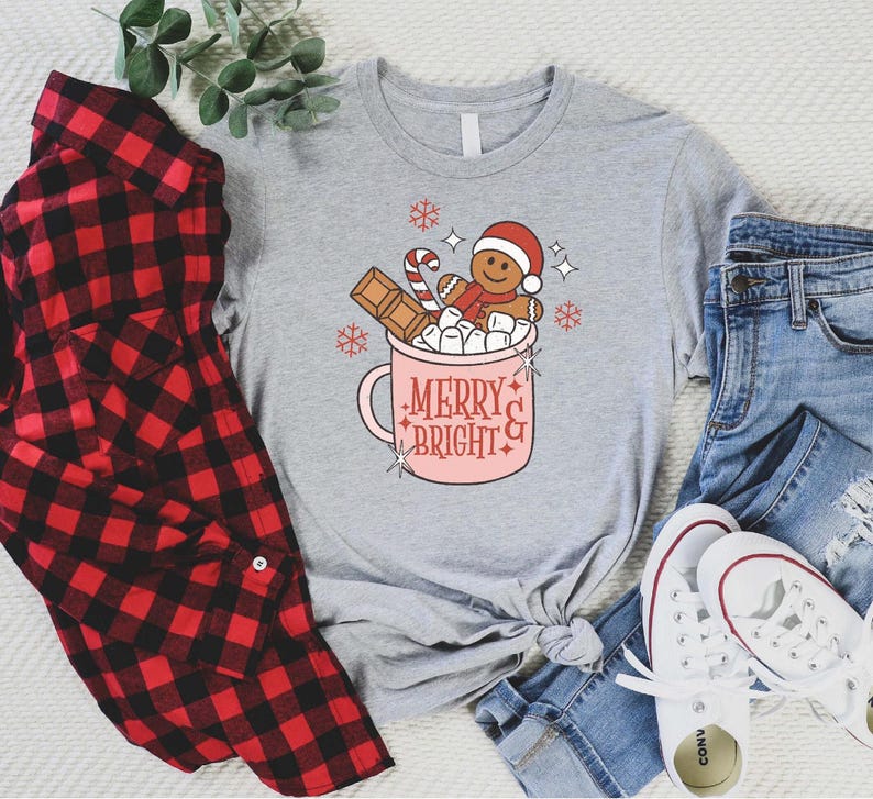 Funny Christmas Gingerbread Shirts, Christmas Coffee Latte Shirt, Christmas Cookies Shirt, Christmas Shirts for Women, Cute Christmas Shirt imagen 1