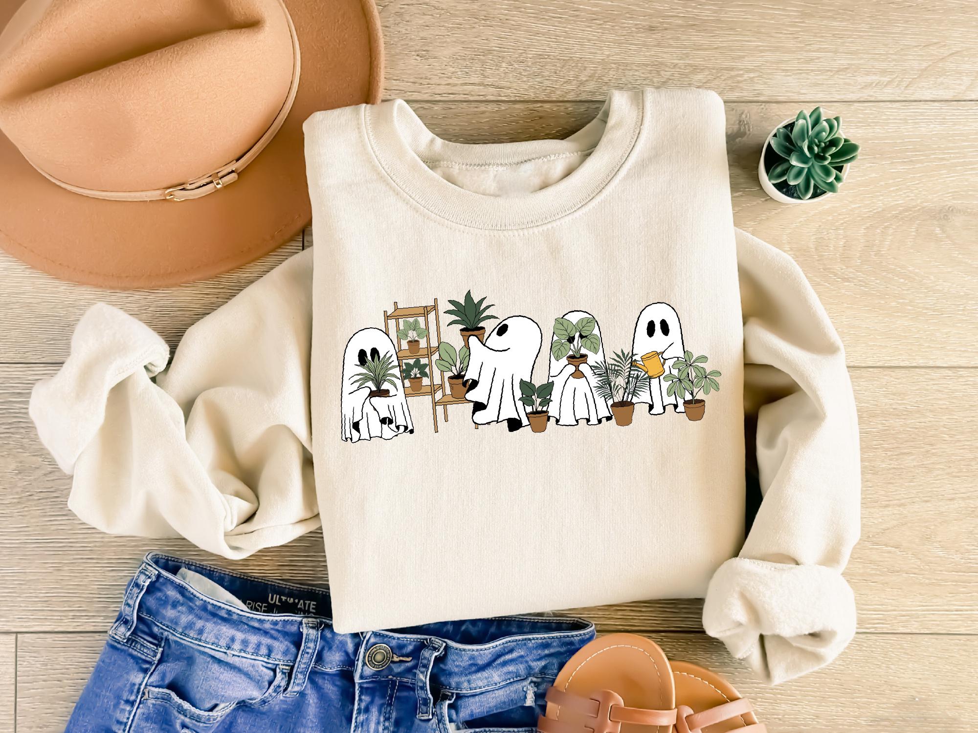 Cute Ghost Plant Sweatshirt, Plant Lover Halloween Shirt, Halloween Mom Sweater, Floral Ghost Shirt, Ghost Plant Lady Shirt, Spooky Gardener