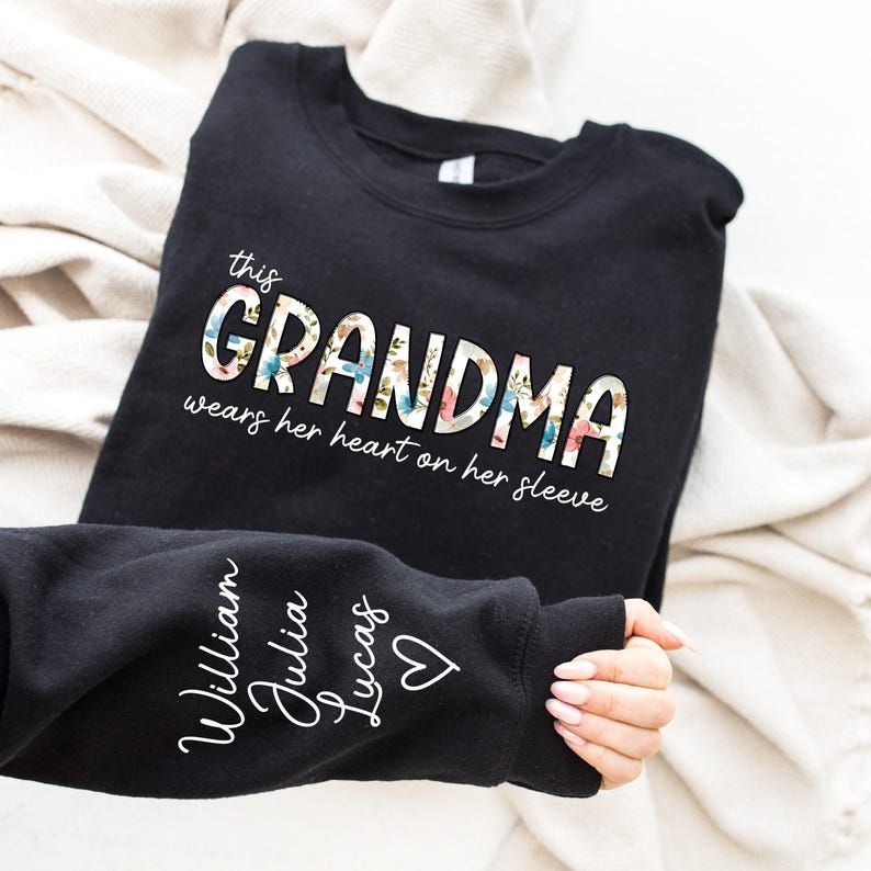 Personalize Grandma Sweatshirt with Grandkids Name on Sleeve, Mother Day Gift for Nana, Mothers Day Sweatshirt, Gift For Mimi Gigi Mommy Mom imagen 5