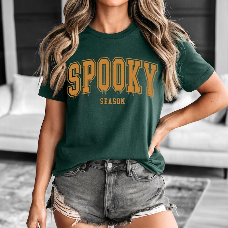 Spooky Season Sweatshirt, Retro Spooky Shirt, Spooky Halloween, Womens Halloween Shirt, Fall Vibes, Cozy Season Shirt, Cute Fall Shirt immagine 4