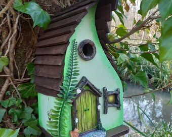 Nichoir de style maison de fée, cadeaux peints à la main pour les amateurs de jardin, nichoir vert, cadeaux d'anniversaire, décoration de jardin extérieur