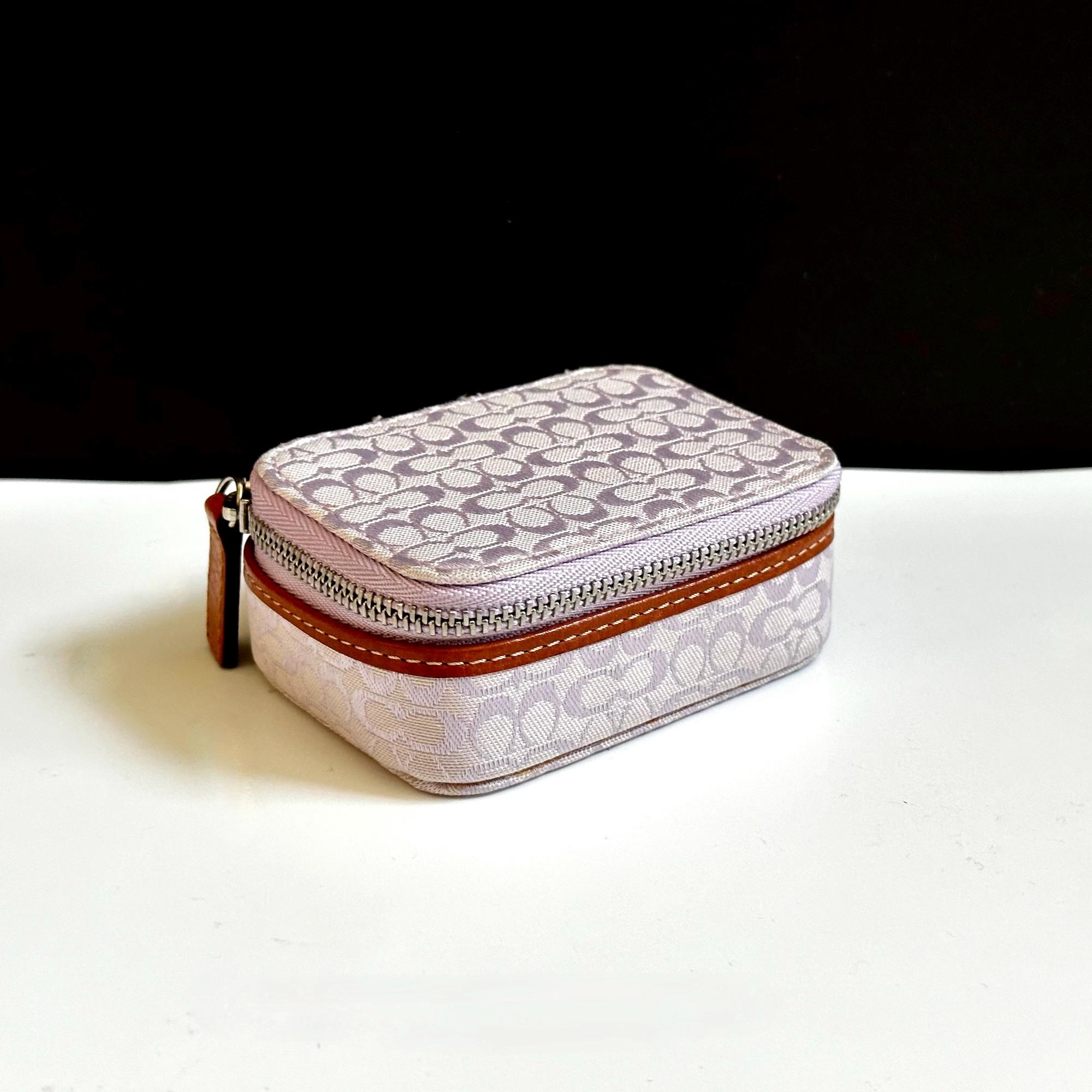 衛生日用品 Old Coach pill case and coin purse set Coach Signature Weekly Pill Box, Leather & Canvas Zippered Case