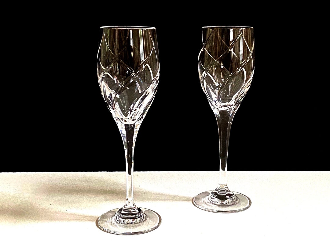 Mikasa Olympus Wine Glasses, Set of 2, Swirled Cuts in Bowl, Clear Stem
